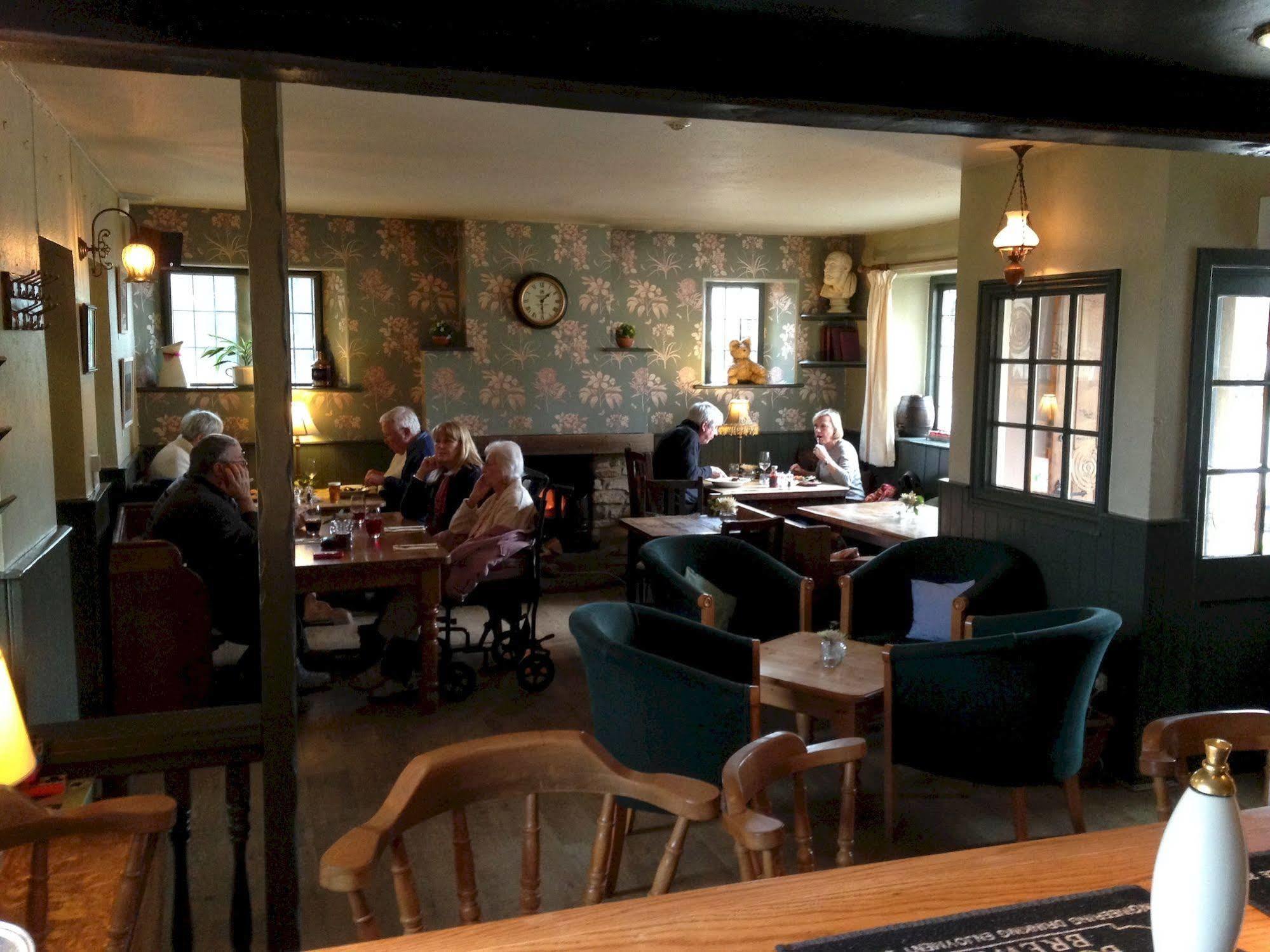 The Tollgate Inn Bradford-On-Avon Eksteriør billede